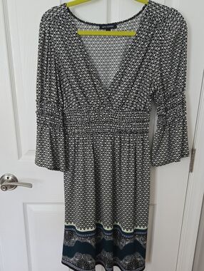 Max Edition Black & White Printed V-Neck Smocked-Waist Dress with Navy Border